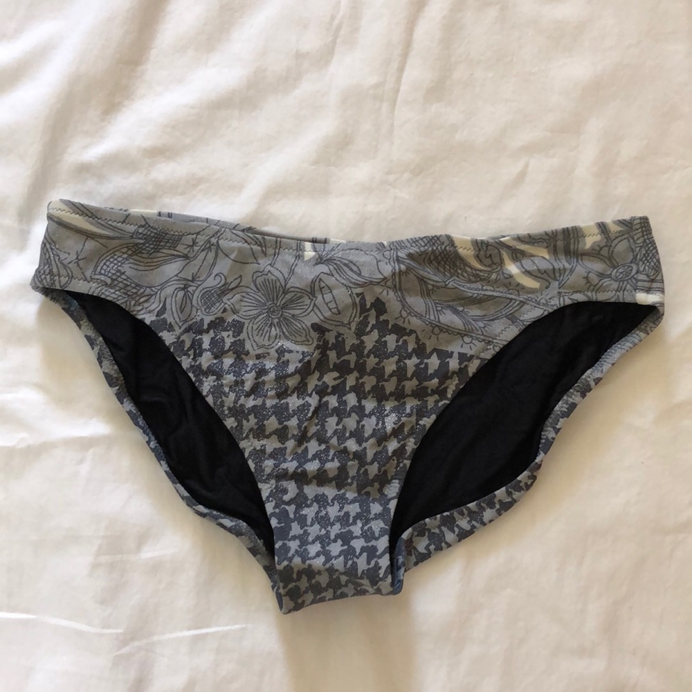 Gottex Women’s Gray Bikini Bottom Size 14